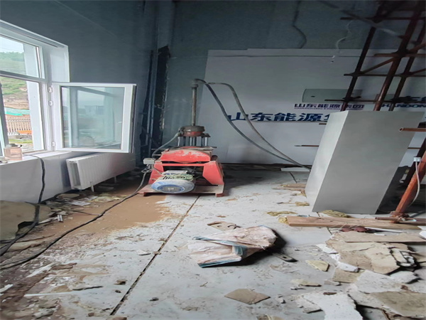 阿荣地基基础下沉墙体裂缝加固注浆顶升施工