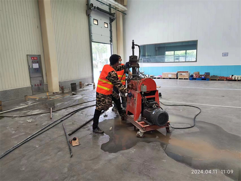 阿荣厂房地面下沉塌陷注浆加固施工